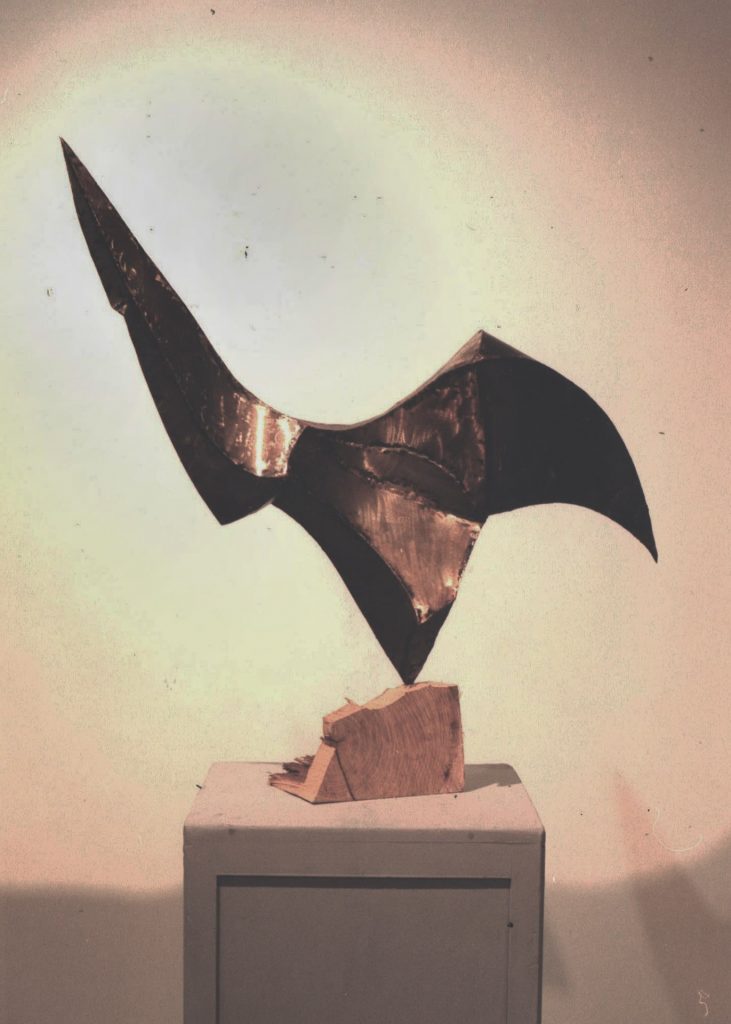 خروس، ۱۳۸۲، ورق آهن، ۷۰×۴۸×۱۸ سانتی متر